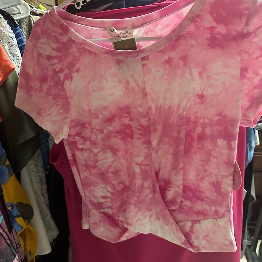 Vibrant Pink Tie-Dye Crop Top‎